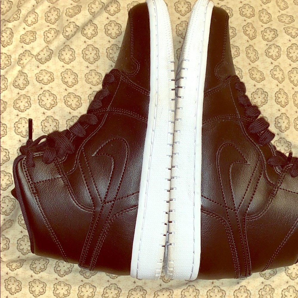 Nike black high tops
